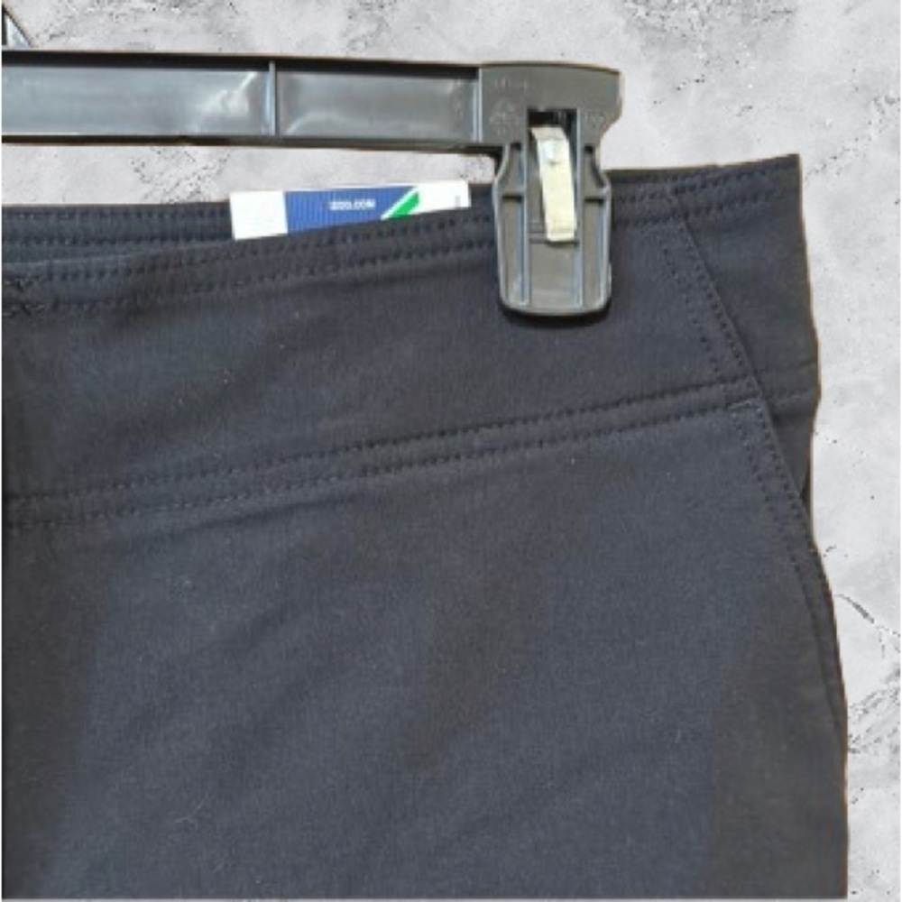 Women's Black Size 12 Izod Golf shorts - Picture 3 of 6